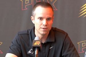 主教练高度赞扬狄龙:极具竞技精神 是我见过训练最刻苦球员之一