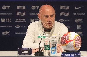 穆斯卡特:日本联赛和球员的水平一直很高,拿1分回上海可接受