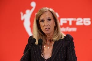 美媒:WNBA总裁因人际关系问题 可能在完成劳资协议谈判后离职