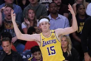 都没进入状态!湖人首节里夫斯9分 其他人合计一共仅得7分