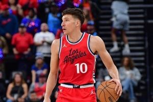 泰伦-卢：博格丹赛季初还无法出战 期待他做好准备