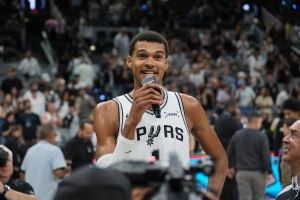 拉加-贝尔：按现在的节奏 文班有可能同时拿到MVP和DPOY