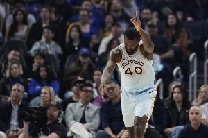  双煞统治关键时刻！巴恩斯14中9砍下23+5 凯尔登15中8砍18+7